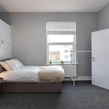 Rd B - Location Long By Shortstayuk Apartment