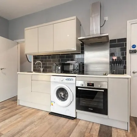 Rd B - Location Long By Shortstayuk Apartment *