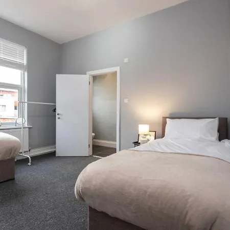 Apartment Rd B - Location Long By Shortstayuk