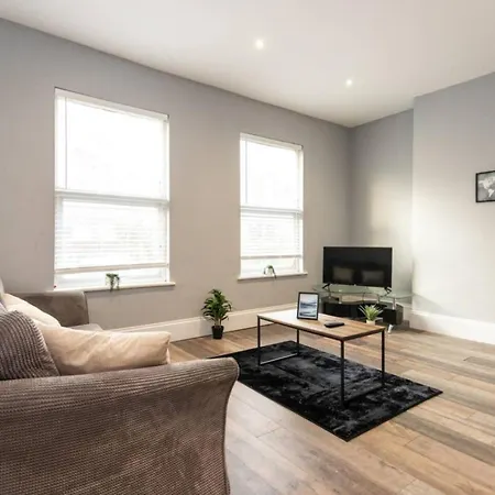 Apartman Rd B - Location Long By Shortstayuk Bristol